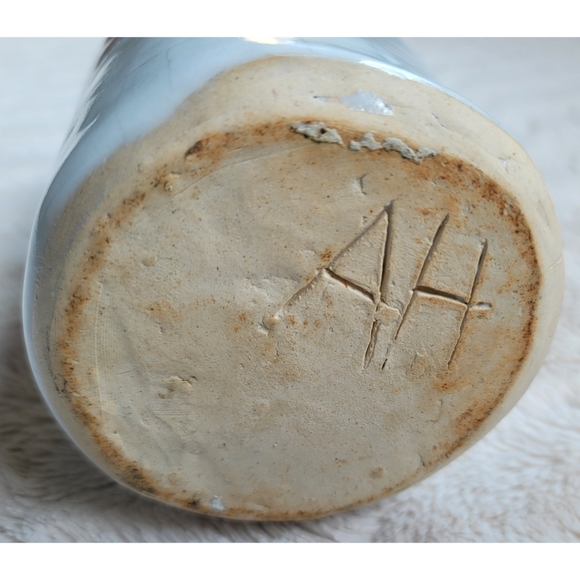 Red and white handmade pottery piece - Picture 13 of 16